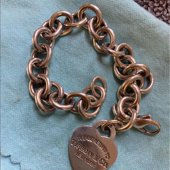 Tiffany’s charm bracelet - Picture 2 of 2